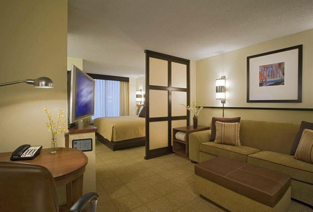 ไฮแอท เพลซ ดีทรอยต์ ยูทิกา Hotel ยูติกา ภายนอก รูปภาพ